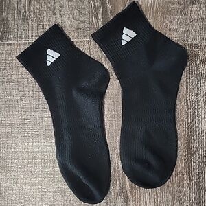 🎉 Adidas ankle socks 🎉